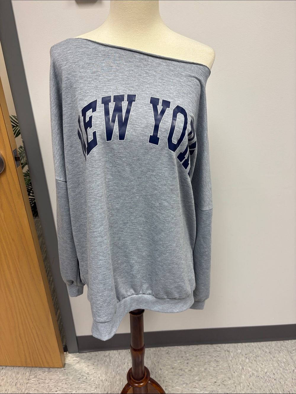 Off-Shoulder Grey "New York" Women's Sweatshirt